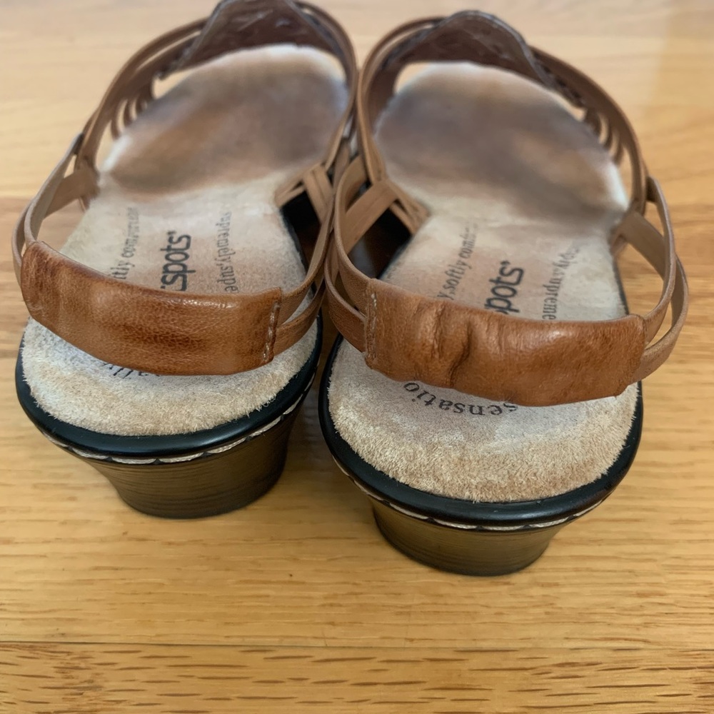 Softspots Women Brown Sandal NWOB Size 7M - Picture 7 of 9